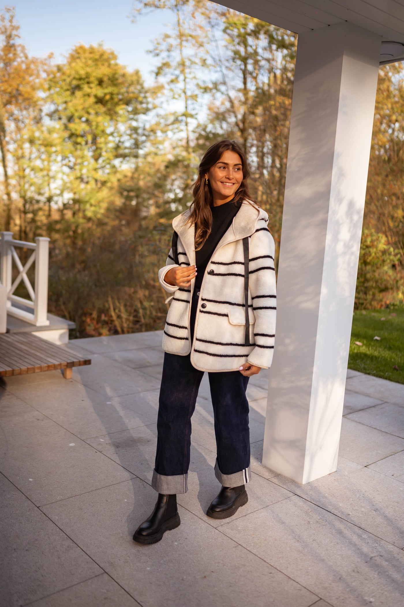ALINA™ | DIE WEISSE FLEECE-JACKE MIT STREIFEN