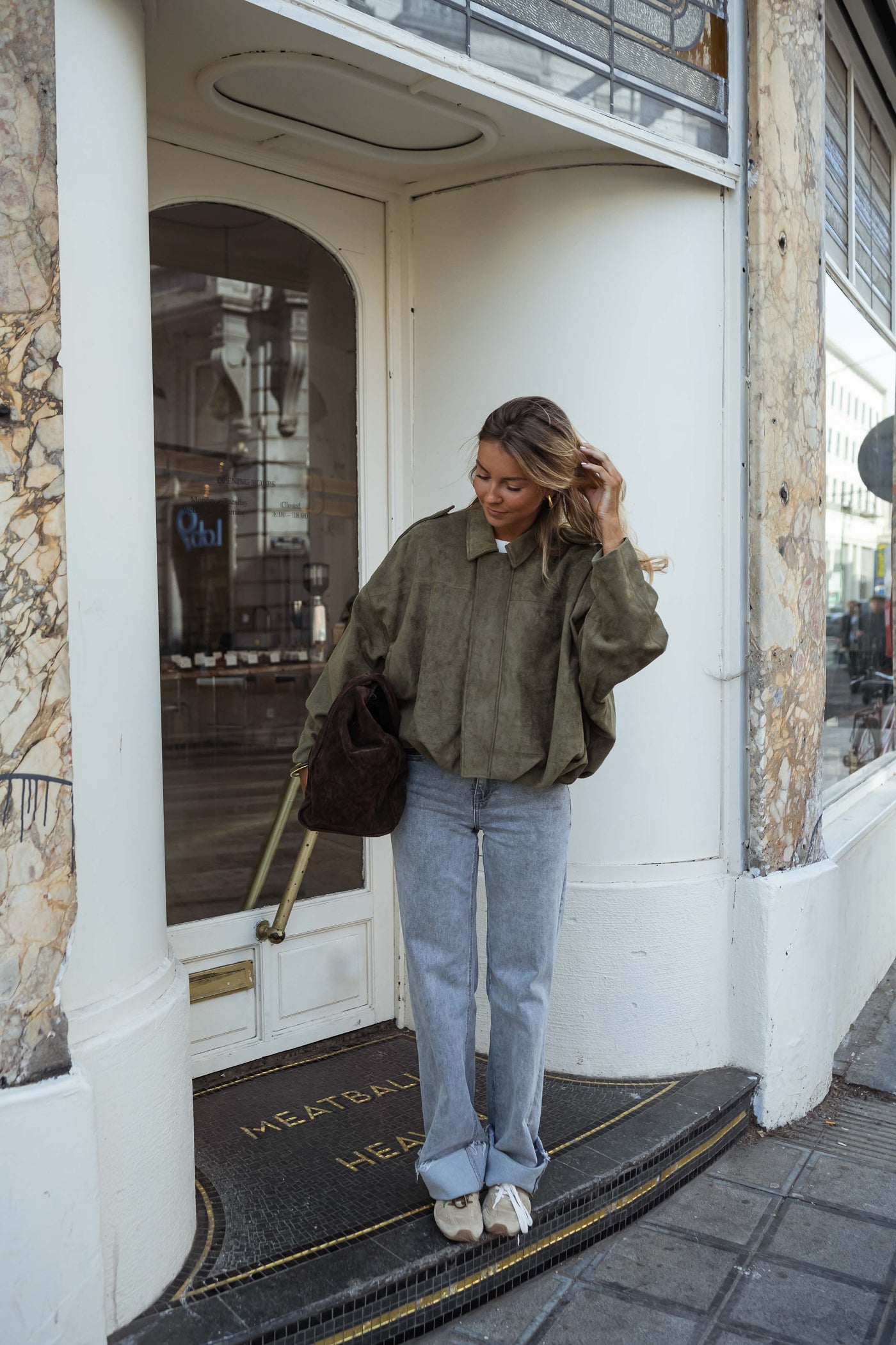 MARA™ | DIE OLIVFARBENE SUEDE-JACKE