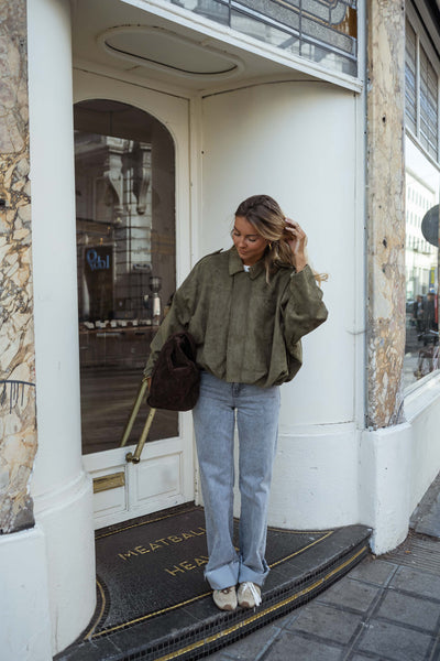 MARA™ | DIE OLIVFARBENE SUEDE-JACKE