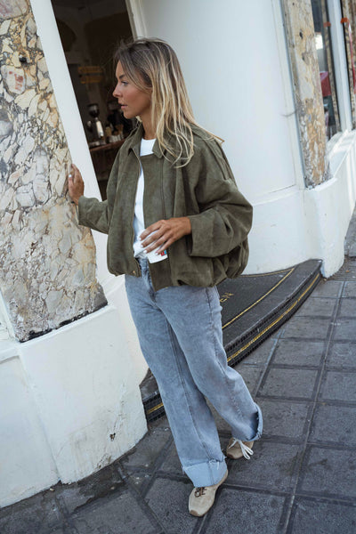 MARA™ | DIE OLIVFARBENE SUEDE-JACKE