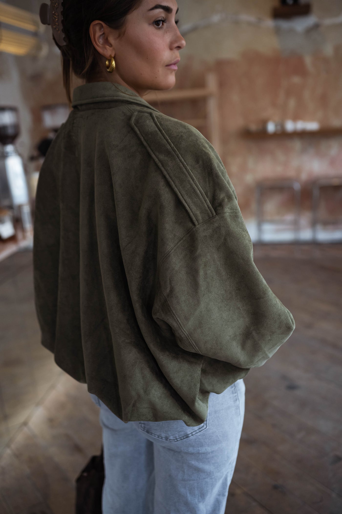 MARA™ | DIE OLIVFARBENE SUEDE-JACKE