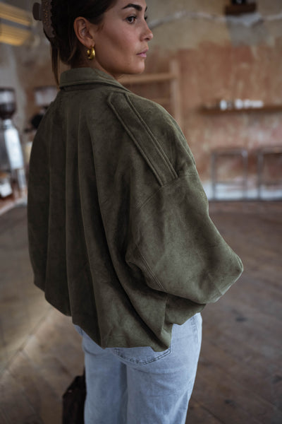 MARA™ | DIE OLIVFARBENE SUEDE-JACKE