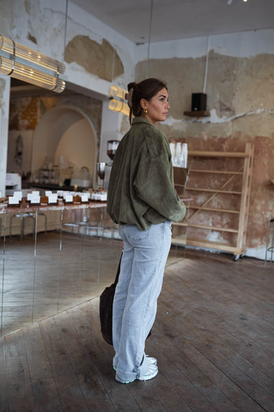 MARA™ | DIE OLIVFARBENE SUEDE-JACKE