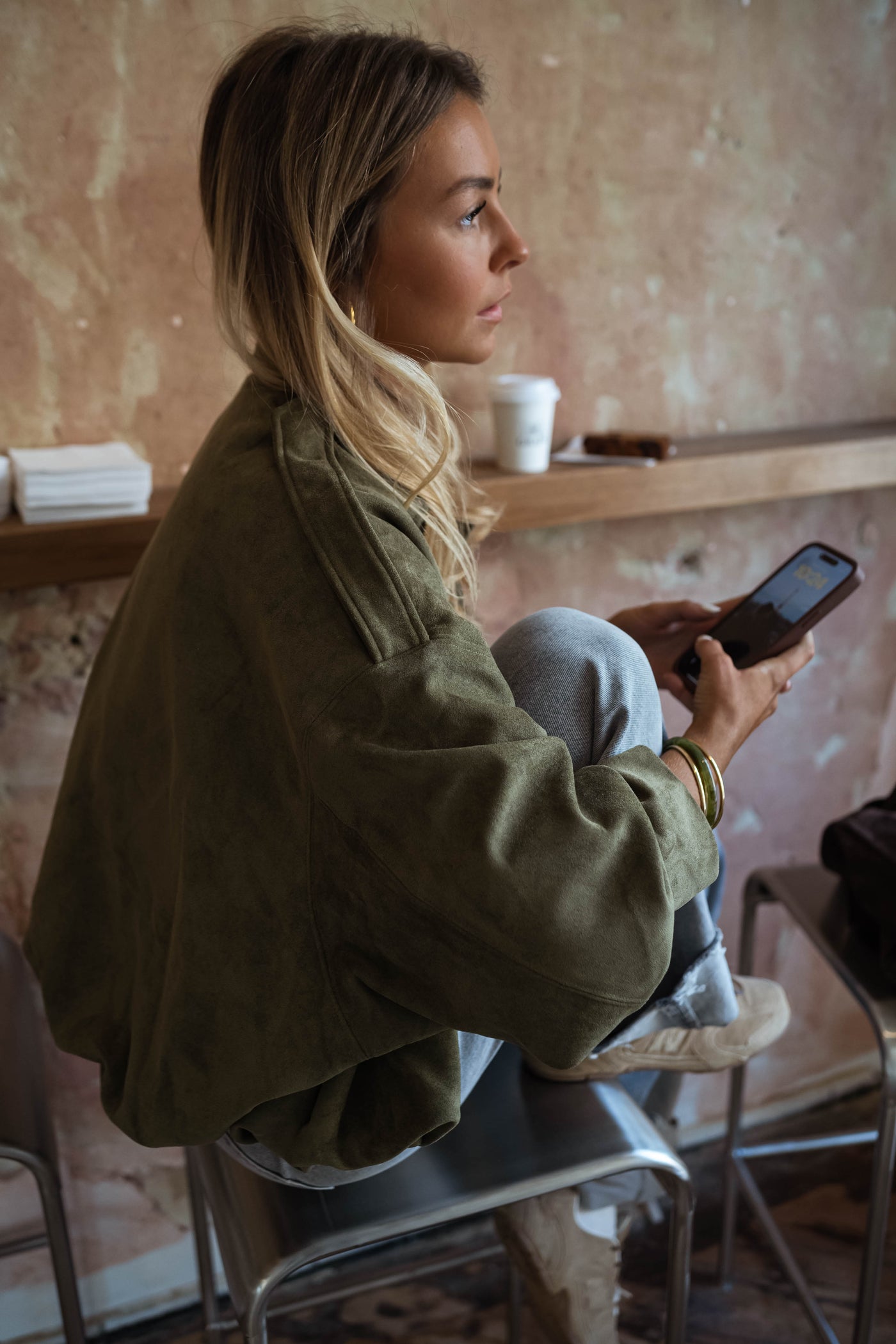 MARA™ | DIE OLIVFARBENE SUEDE-JACKE