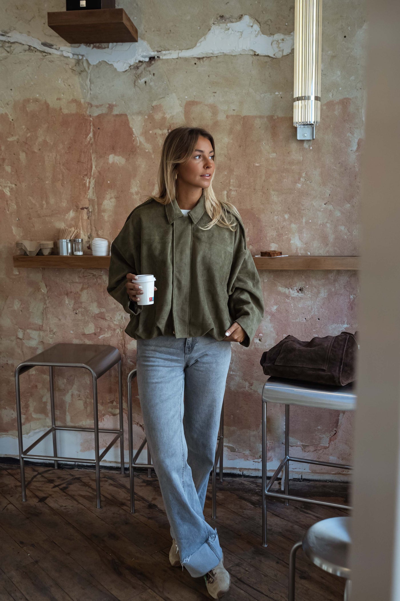 MARA™ | DIE OLIVFARBENE SUEDE-JACKE
