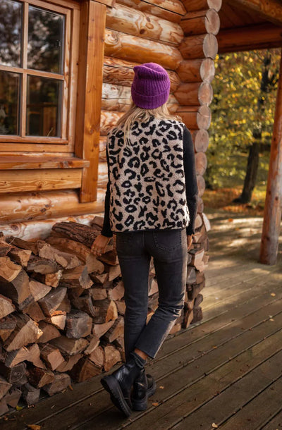ASTRID™ | Die Leoparden-Strickweste